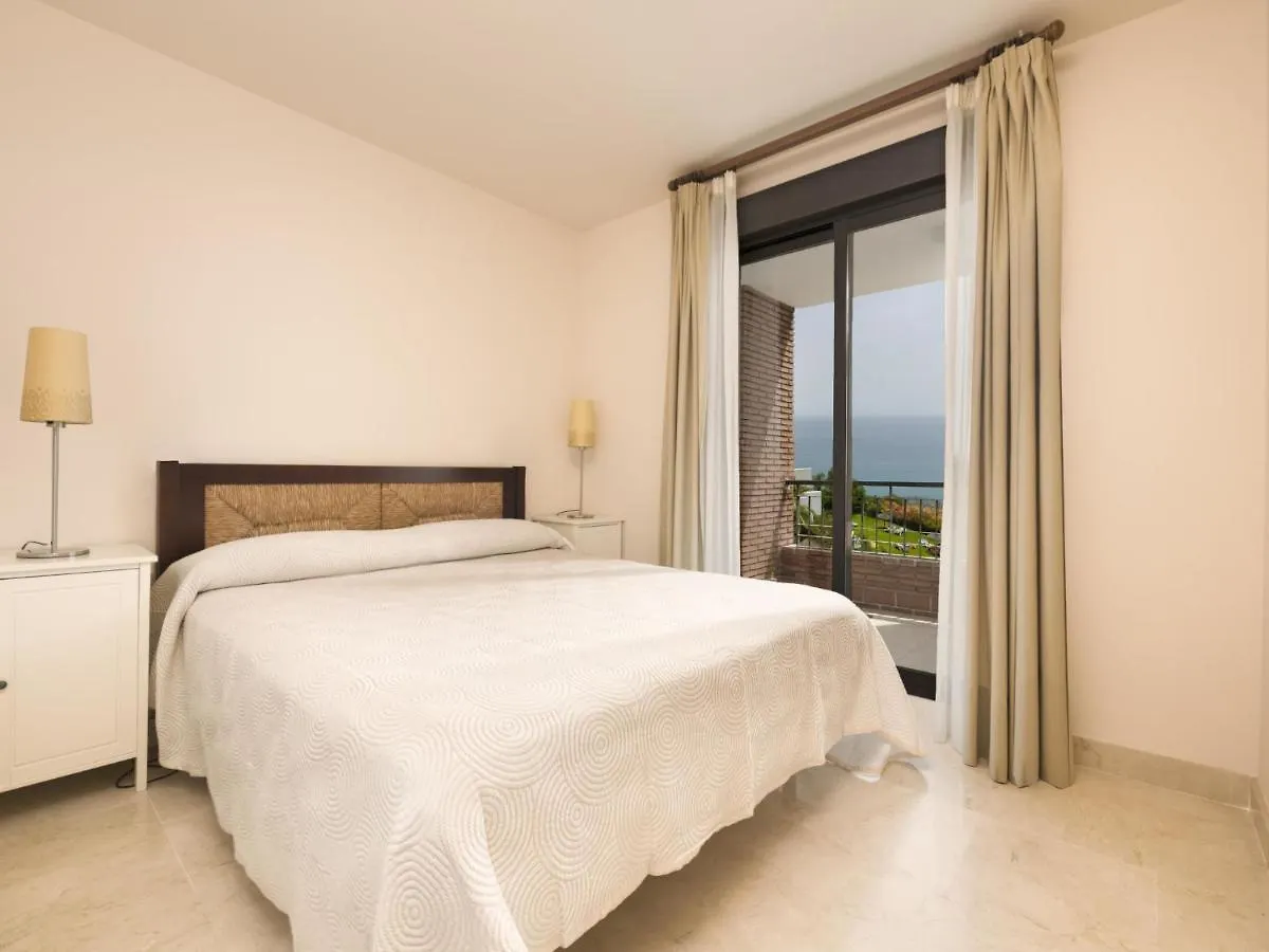 Apartment Amazing 3 Bedrooms Front Sea View- By Interhome Torrox